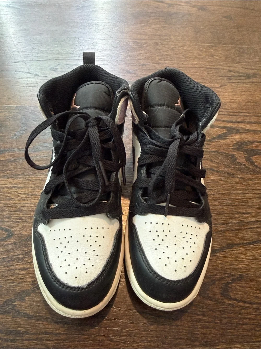 Nike Girls Air Jordan Black and White High-Top Sneakers Size 2.5